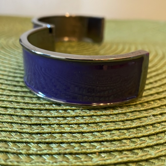 Purple and Silver Magnet Clasp Chunky Style Bracelet. Very Good Condition - Picture 8 of 8